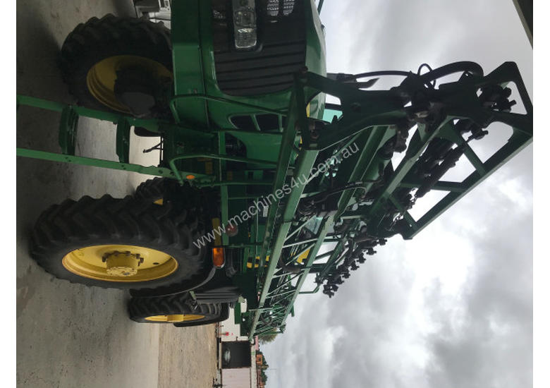caption John Deere 4630 Boom Spray Sprayer