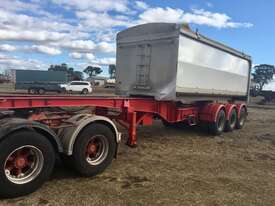 05 BYRNE tri axle sliding A trailer - picture0' - Click to enlarge