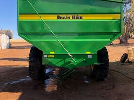 Grain King 18 Tonne Haul Out / Chaser Bin Harvester/Header - picture1' - Click to enlarge