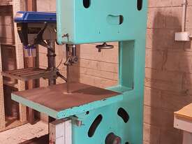 Heavy Duty 3 phase Bandsaw - picture0' - Click to enlarge