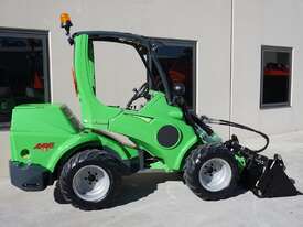 Avant 745 Mini Loader W/ Log Grab - picture0' - Click to enlarge