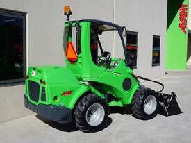 Avant 745 Mini Loader W/ Log Grab - picture2' - Click to enlarge