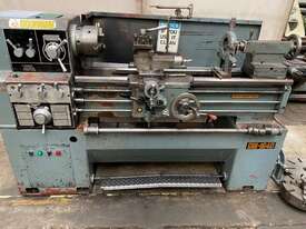 Goodway GW-1640 Lathe, 410mm centres x 1000mm centres - picture0' - Click to enlarge