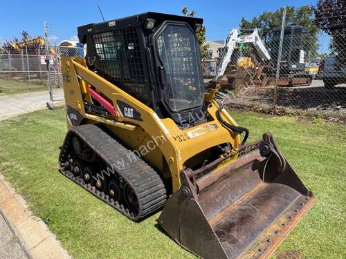 Skid steer CAT 247B3 Tracks 4 in 1 bucket