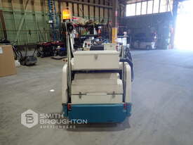 TENNANT 6200 FLOOR SWEEPER - picture1' - Click to enlarge