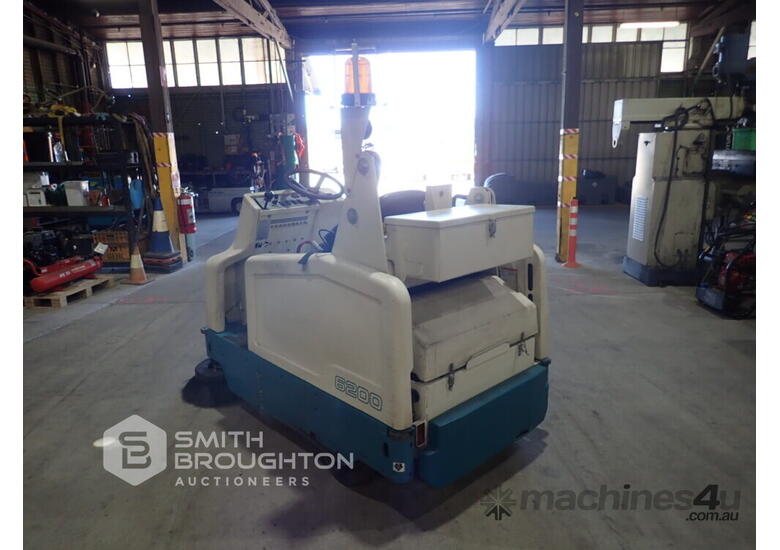Used TENNANT 6200 FLOOR SWEEPER Ride On Sweeper in , Listed on Machines4u