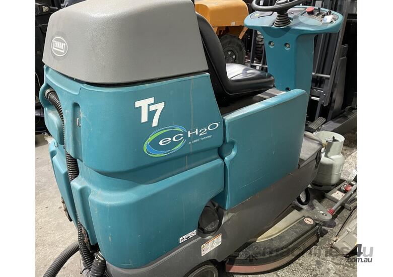 Used tennant T7 Walk Behind Scrubber in , Listed on Machines4u