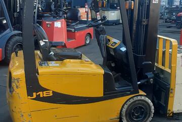 ACTIVE FORKLIFTS - 1.8 Ton Electric Forklift Container Entry 4.5m lift- Osiko 2014 Model only $9999+