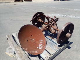 VINTAGE HORSE DRAWN DISC PLOUGH - picture0' - Click to enlarge