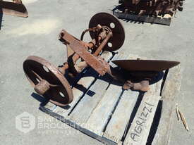 VINTAGE HORSE DRAWN DISC PLOUGH - picture0' - Click to enlarge