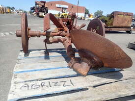 VINTAGE HORSE DRAWN DISC PLOUGH - picture1' - Click to enlarge