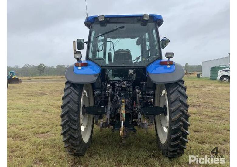 caption New Holland TM120