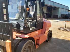 Toyota 5FD70  7 tonne forklift  - picture1' - Click to enlarge