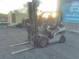 Nissan P1F2A25DU Forklift - picture1' - Click to enlarge