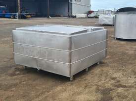 STAINLESS STEEL TANK, MILK VAT 2300lt - picture1' - Click to enlarge