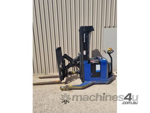 2009 Hyster Electric Walkie Reach Stacker