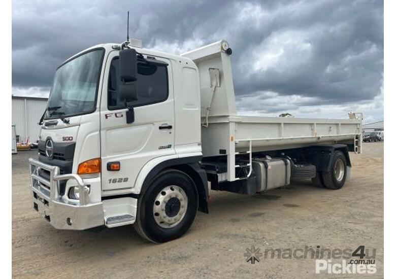 Buy Used Hino FG 500 1628 Wheeled Loader in , - Listed on Machines4u