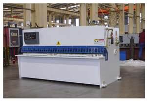Cougar Guillotine Precision Sheet Metal Cutting Machine for Heavy-Duty Applications!
