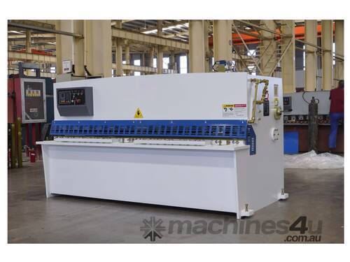 caption Cougar Guillotine – Precision Sheet Metal Cutting Machine for Heavy-Duty Applications!