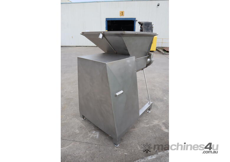 caption Commercial Large Meat Mincer Grinder - Simo