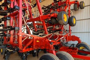 2011 Bourgault 3320 SE - PHD Air Drills 2011 Bourgault 3320 SE - PHD Air Drills
