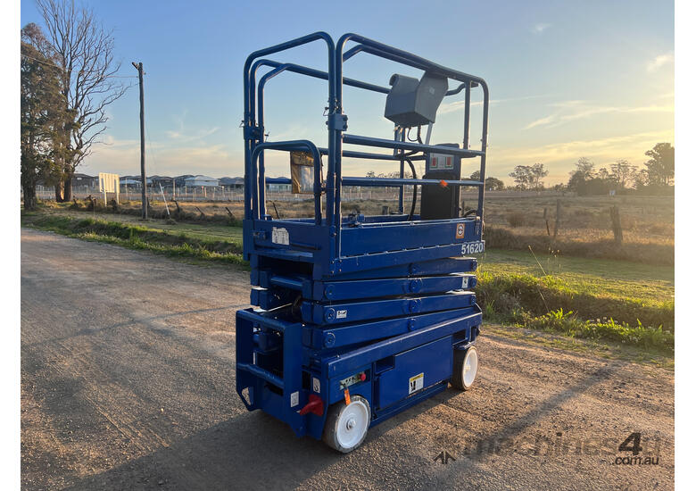caption Upright MX19 Scissor Lift Access & Height Safety