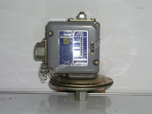 Squared AMWI-24 Pressure Switch.
