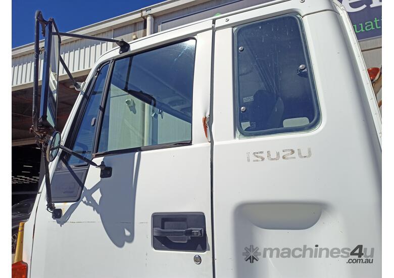 caption 1995 Isuzu FVM 1400 6x4 Beavertail Truck