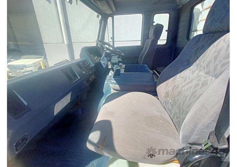 caption 1995 Isuzu FVM 1400 6x4 Beavertail Truck