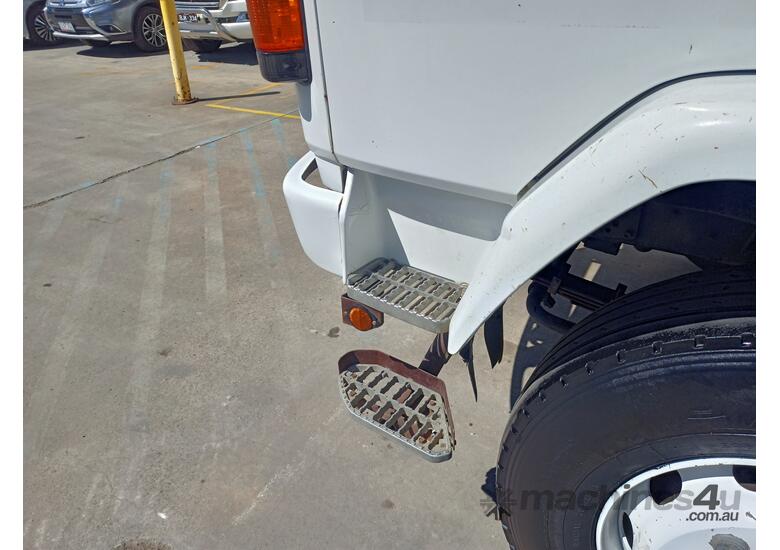 caption 1995 Isuzu FVM 1400 6x4 Beavertail Truck