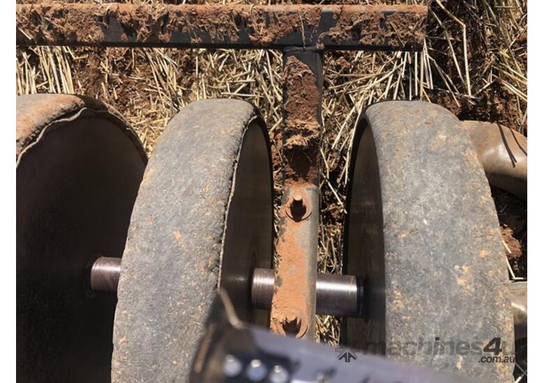 caption 2007 Bourgault 5710-70 Air Drills
