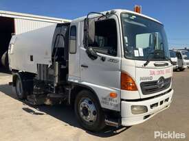 2006 Hino GD1J Street Sweeper (Dual Control) - picture0' - Click to enlarge