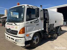 2006 Hino GD1J Street Sweeper (Dual Control) - picture1' - Click to enlarge