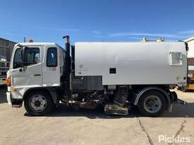 2006 Hino GD1J Street Sweeper (Dual Control) - picture2' - Click to enlarge