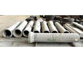 QTY 8  AST CONCRETE DRAINAGE PIPES  - picture0' - Click to enlarge