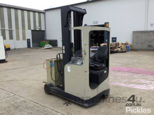 2005 Crown ESR4500-16TT6690 High Reach Forklift