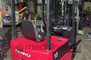 Nichiyu FBT13PN Sit Down 3-Wheel Battery Electric Counterbalanced Forklift