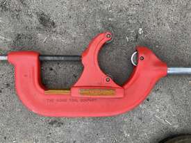 Ridgid Heavy Duty Pipe Cutter - picture0' - Click to enlarge