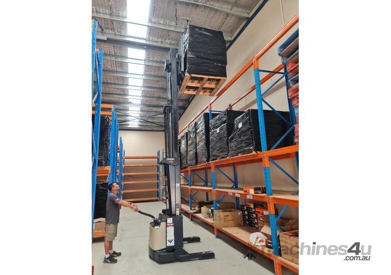 Used 2018 Crown Crown Walkie Stacker SH5500 - Narrow Isle- reach Side ...