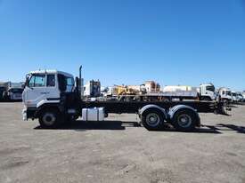 2007 Nissan UD CWB483 Container Handling Truck - picture2' - Click to enlarge