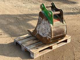 ABS 450mm Digging Bucket Bucket-GP Attachments - picture2' - Click to enlarge