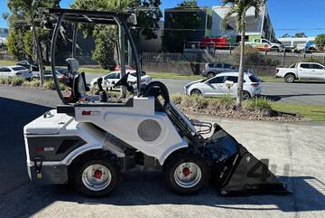 Electric Articulated Telescopic Loader with Forks and 4 in 1 Bucket