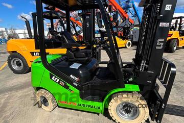 UN Forklift 2.5T Lithium - Cost Effective & Environmentally Friendly!