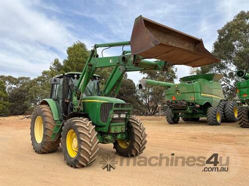 John Deere 6820