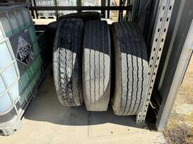 3 x R258 10.00R20 Tyres & Rim - picture0' - Click to enlarge