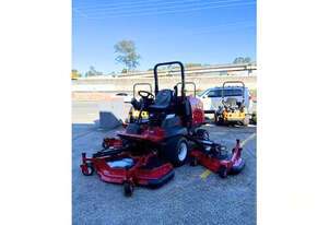 Toro Groundsmaster 4000-D - Confident Mowing on Hills and Wet Grass!