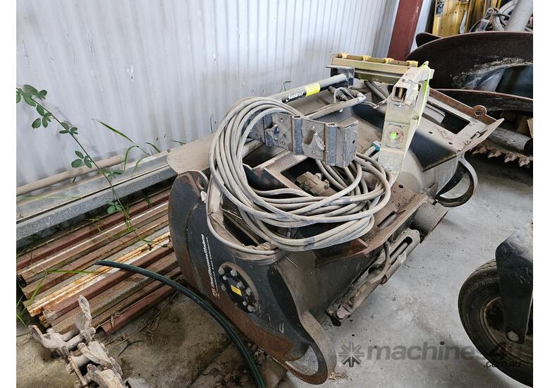 SKIDSTEER ATTACHMENTS FROM CAT 299