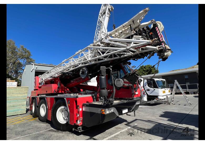caption 2011 Liebherr LTC1045-3.1