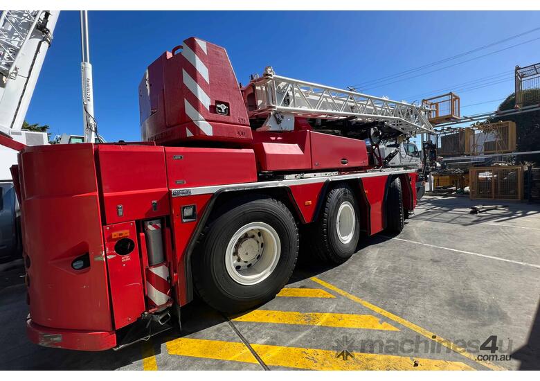 caption 2011 Liebherr LTC1045-3.1