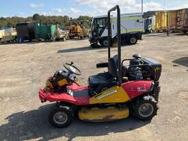2019 Razorback CMX2302 Underbelly Ride On Mower - picture2' - Click to enlarge